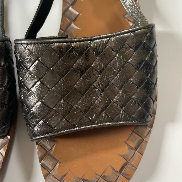[Bottega Veneta] Ravello Pewter Braided Flat Strap Sandals Sz: 8 [EU 38] - Picture 8 of 9